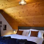 Апартаменты The Building 6 Loft Шпиц